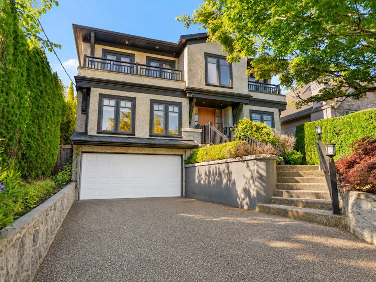 2385 W 49th Avenue, Vancouver, BC, V6M 2V2 - 2