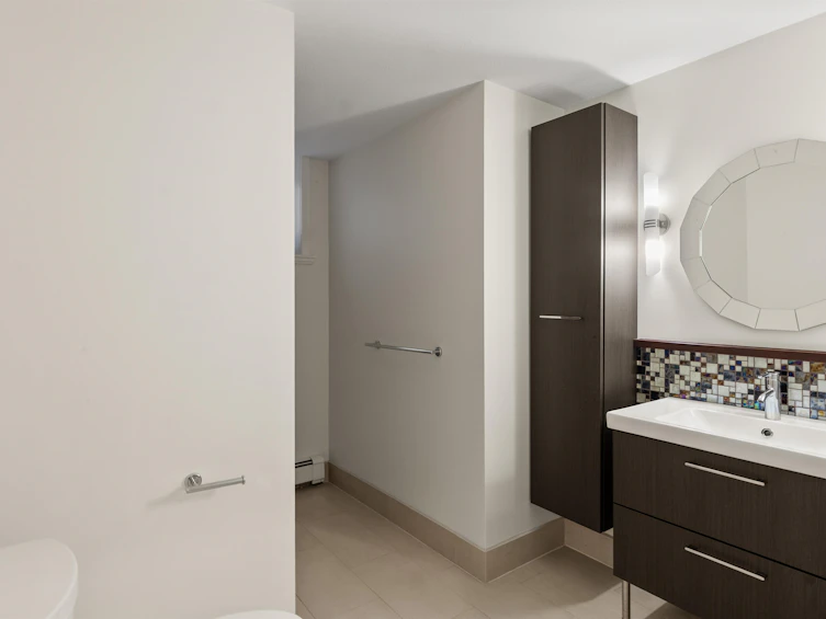 2385 W 49th Avenue, Vancouver, BC, V6M 2V2 - 29
