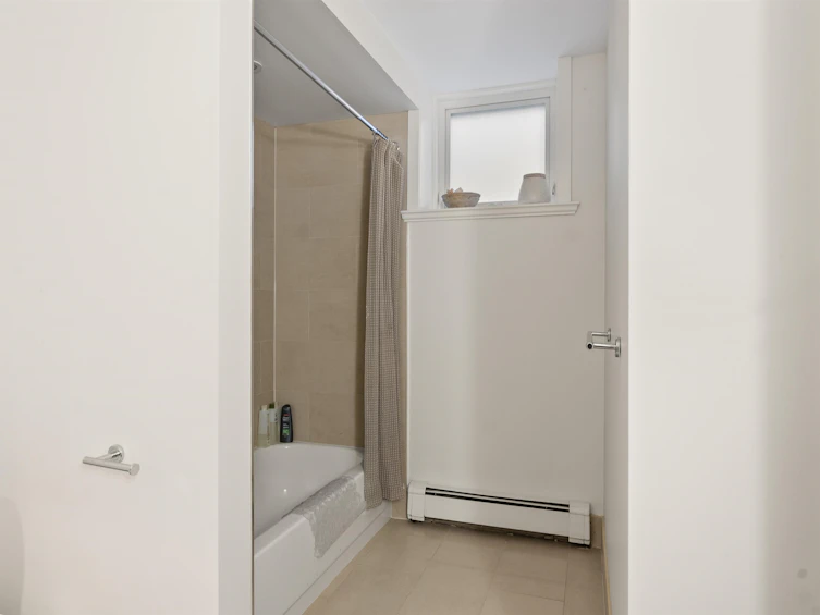 2385 W 49th Avenue, Vancouver, BC, V6M 2V2 - 30