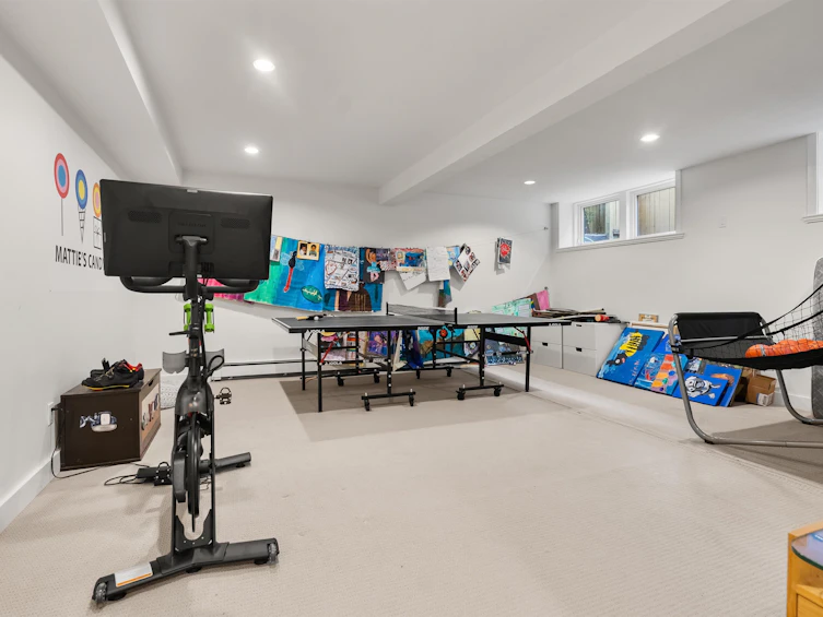 2385 W 49th Avenue, Vancouver, BC, V6M 2V2 - 27