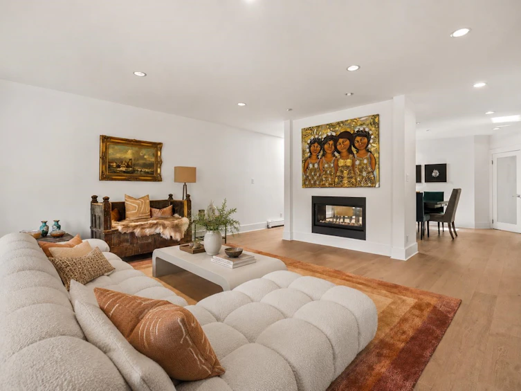 2385 W 49th Avenue, Vancouver, BC, V6M 2V2 - 4