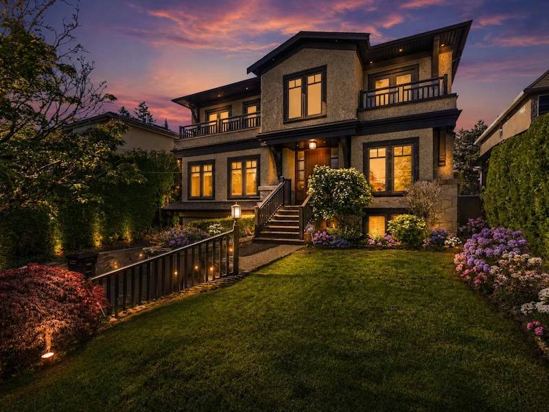 2385 W 49th Avenue, Vancouver BC V6M 2V2