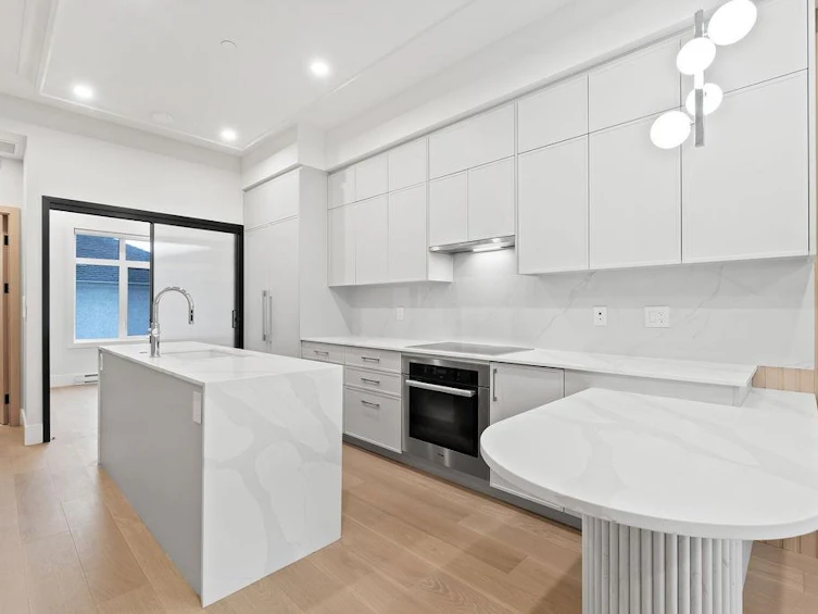 1510 W 61st Avenue, Vancouver, BC, V6P 4Y9 - 8