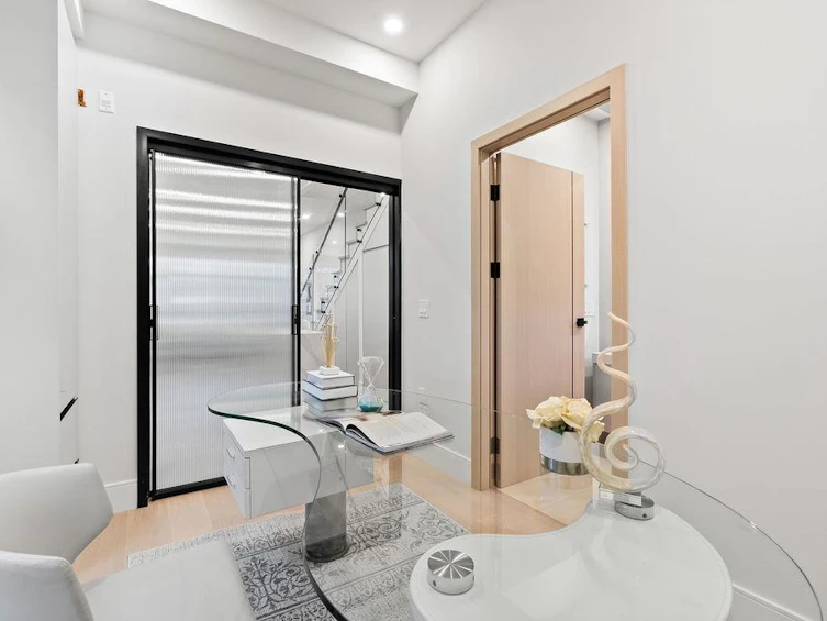 1510 W 61st Avenue, Vancouver, BC, V6P 4Y9 - 11