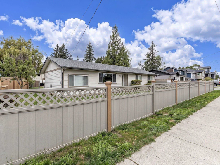 2561 Ross Road, Abbotsford, BC, V4X 1J3 - 4