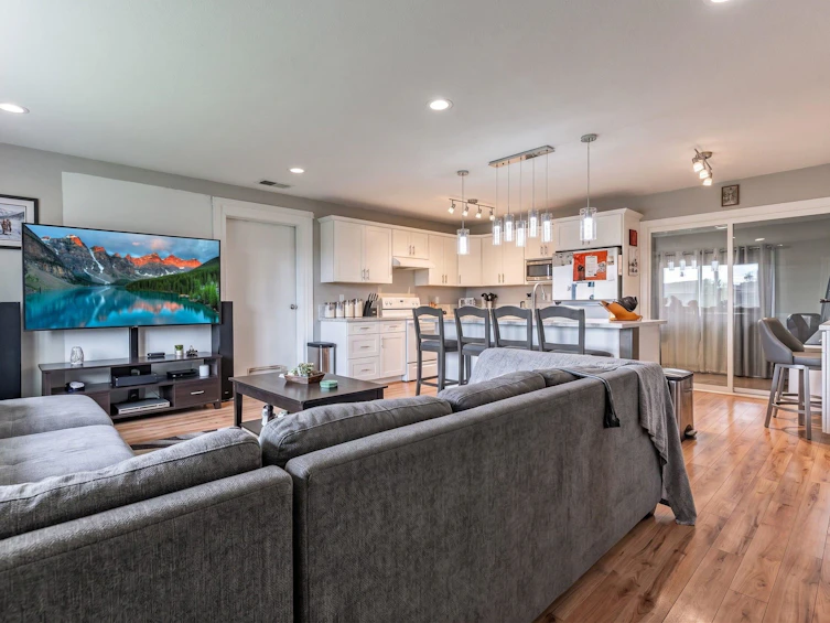 2561 Ross Road, Abbotsford, BC, V4X 1J3 - 9
