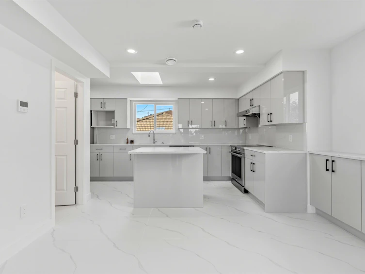 1761 E 57th Avenue, Vancouver, BC, V5P 2B4 - 13