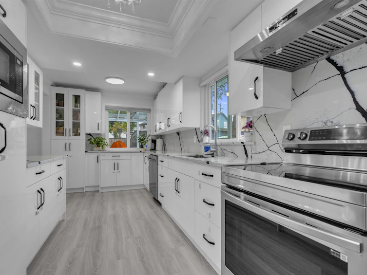 13232 82 Avenue, Surrey, BC, V3W 8Z4 - 13