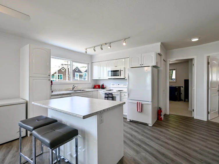 201-14881 Marine Drive, Surrey, BC, V4B 1C2 - 16
