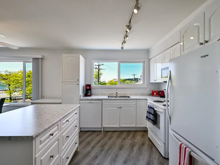 201-14881 Marine Drive, Surrey, BC, V4B 1C2 - 21