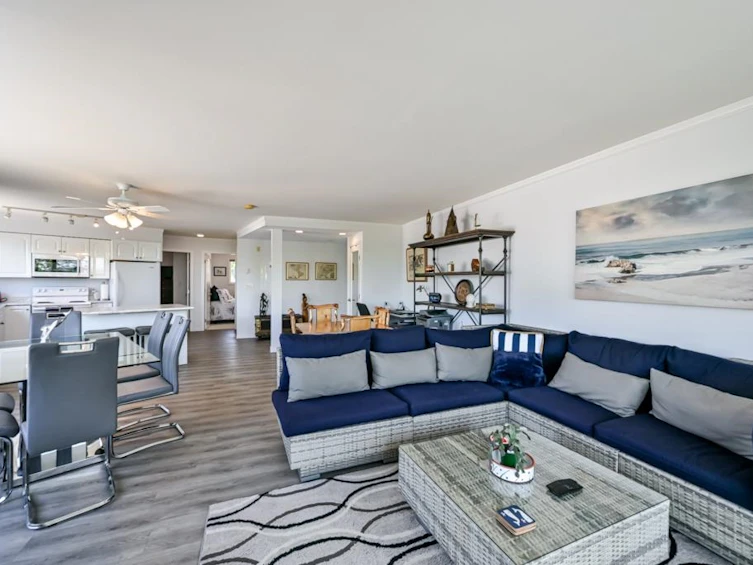 201-14881 Marine Drive, Surrey, BC, V4B 1C2 - 9