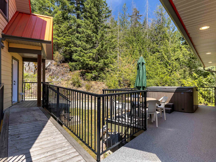 5823 Leaning Tree Road, Halfmoon Bay, BC, V7Z 1C2 - 25
