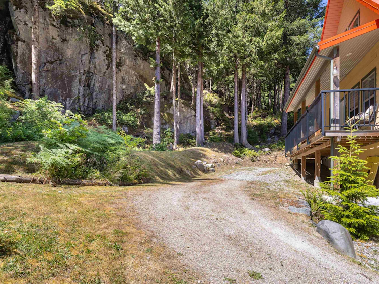 5823 Leaning Tree Road, Halfmoon Bay, BC, V7Z 1C2 - 38