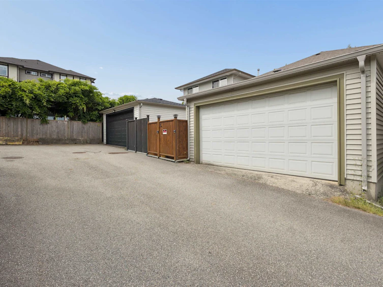 8838 216 Street, Langley, BC, V1M 3Z5 - 40