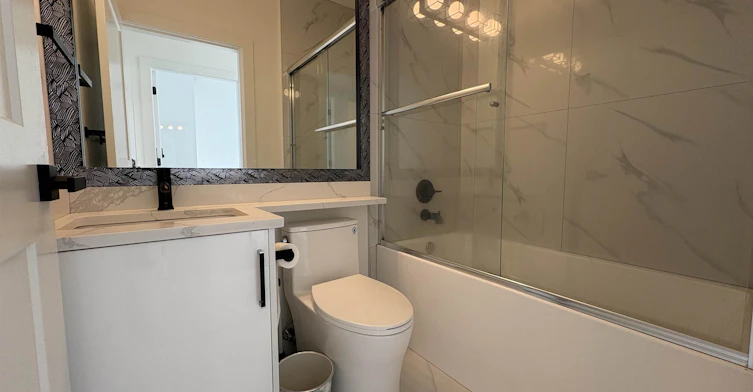 333 E 64th Avenue, Vancouver, BC, V5X 2M8 - 9