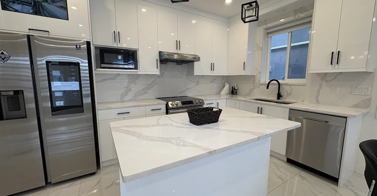 333 E 64th Avenue, Vancouver, BC, V5X 2M8 - 4