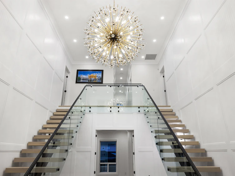 6210 Pearl Avenue, Burnaby, BC, V5H 3P9 - 3