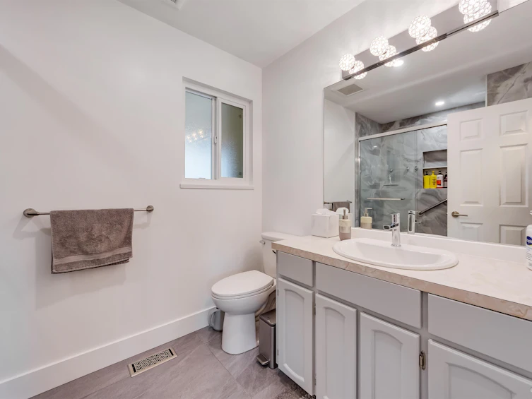 635 Lost Lake Drive, Coquitlam, BC, V3C 5G4 - 23