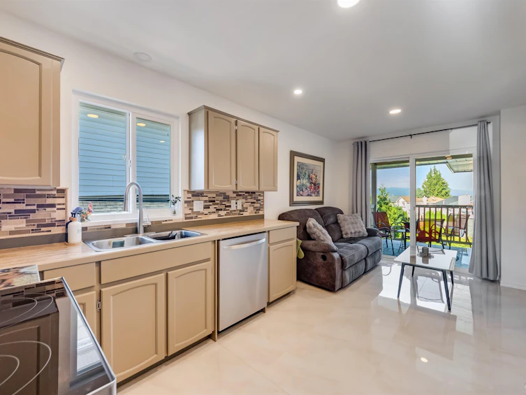 635 Lost Lake Drive, Coquitlam, BC, V3C 5G4 - 13