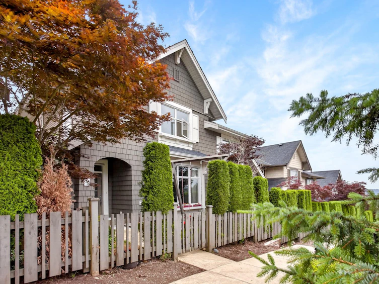 35-3400 Devonshire Avenue, Coquitlam, BC, V3E 0L1 - 2