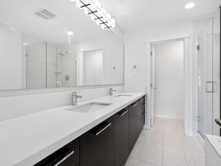 35-3400 Devonshire Avenue, Coquitlam, BC, V3E 0L1 - 24