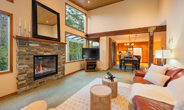 3205 Arbutus Drive