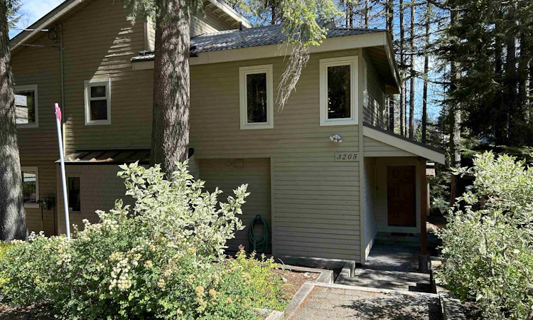 3205 Arbutus Drive