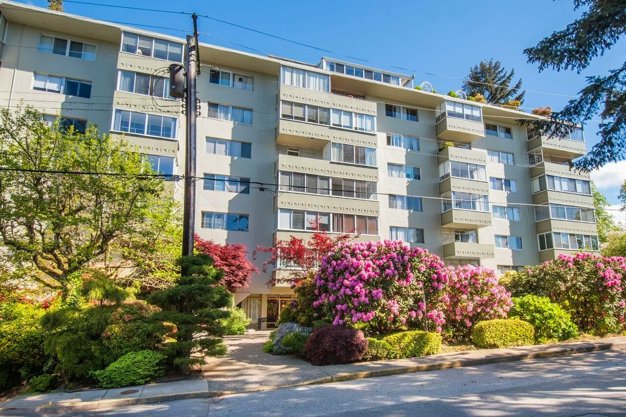 108-1425 Esquimalt Avenue, West Vancouver, BC, V7T 1L1