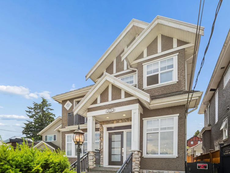 2808 Wall Street, Vancouver, BC, V5K 1B2 - 2