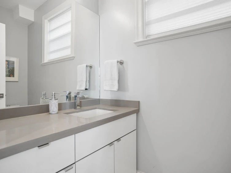 2808 Wall Street, Vancouver, BC, V5K 1B2 - 26