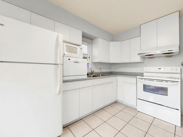 1972 E 51st Avenue, Vancouver, BC, V5P 1V9 - 7