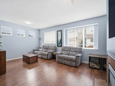 5-20582 67 Avenue - 2