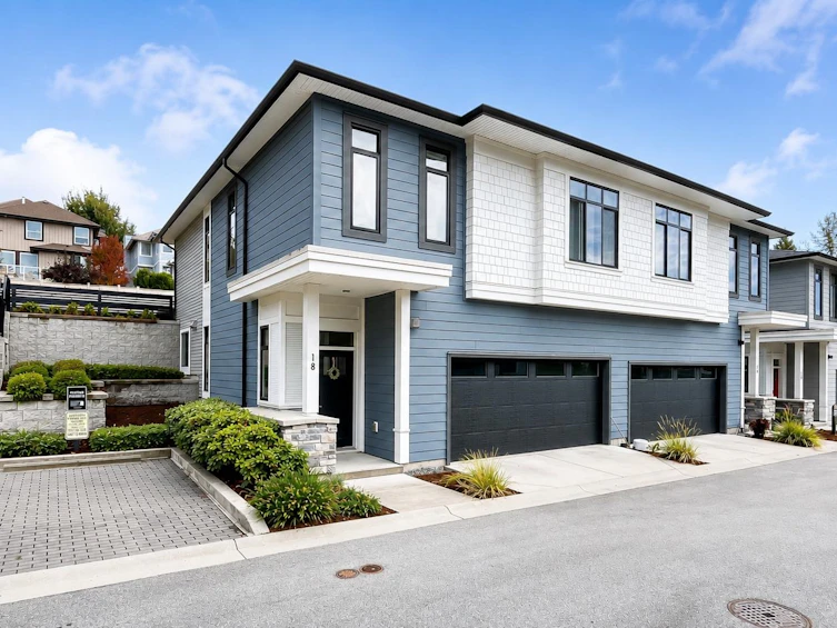 18-15235 Sitka Drive, Surrey, BC, V3S 0A9