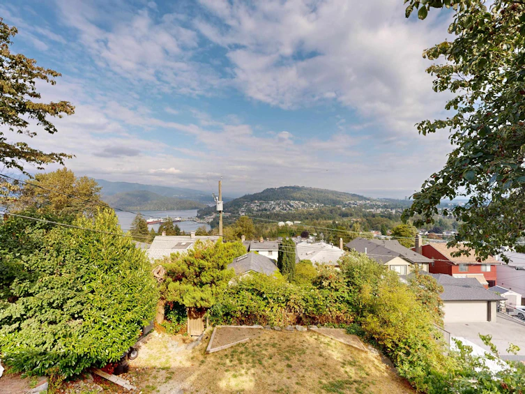 190 N Ellesmere Avenue, Burnaby, BC, V5B 1J8 - 36