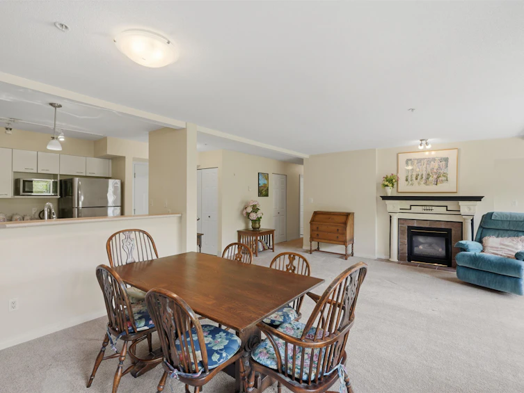 205-5855 Cowrie Street, Sechelt, BC, V7Z 0K1 - 4