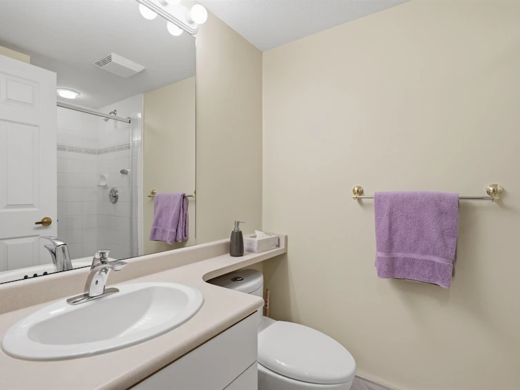 205-5855 Cowrie Street, Sechelt, BC, V7Z 0K1 - 11