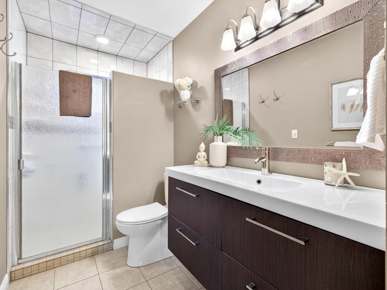 12905 --12907 99 Avenue, Surrey, BC, V3T 1E6 - 18