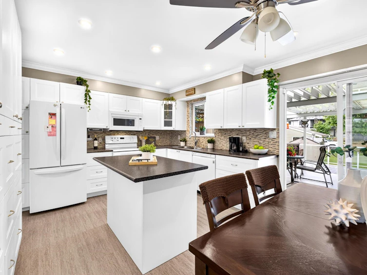 12905 --12907 99 Avenue, Surrey, BC, V3T 1E6 - 8