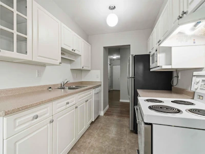 310-590 Whiting Way - 4