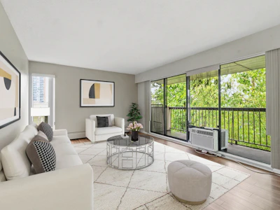 310-590 Whiting Way - 2