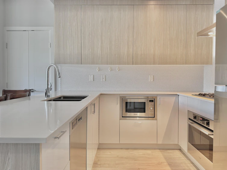 227-6283 Kingsway, Burnaby, BC, V5J 0H3 - 4