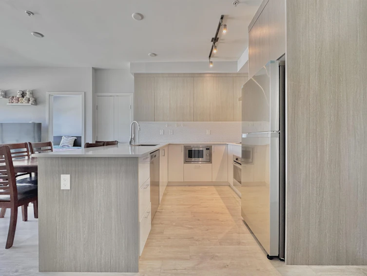 227-6283 Kingsway, Burnaby, BC, V5J 0H3 - 5