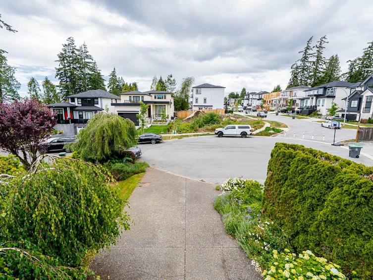 954 160b Street, Surrey, BC, V4A 9A7 - 32