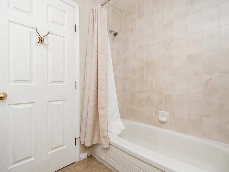 954 160b Street, Surrey, BC, V4A 9A7 - 36
