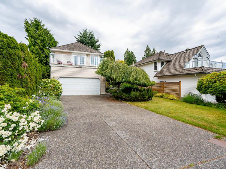 954 160b Street, Surrey, BC, V4A 9A7