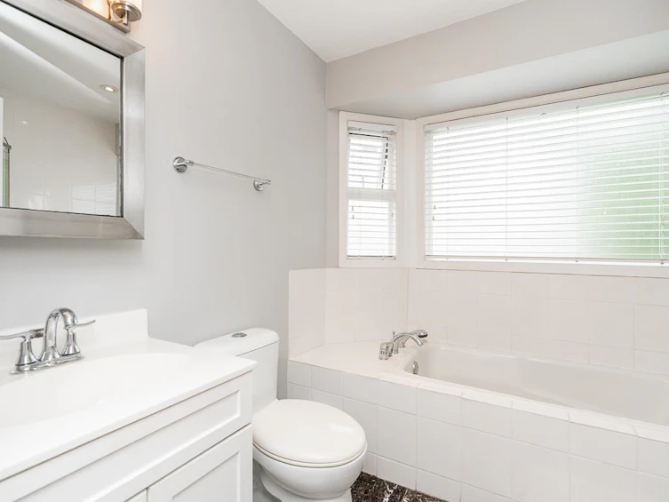 954 160b Street, Surrey, BC, V4A 9A7 - 29