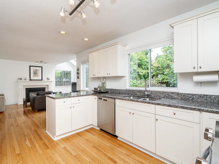 954 160b Street, Surrey, BC, V4A 9A7 - 13