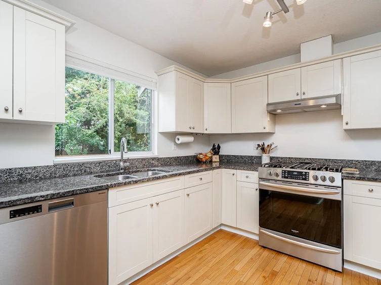954 160b Street, Surrey, BC, V4A 9A7 - 14