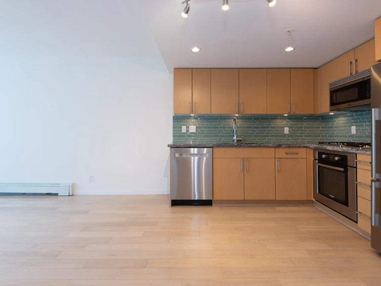 301-1887 Crowe Street, Vancouver, BC, V5Y 0B4 - 7