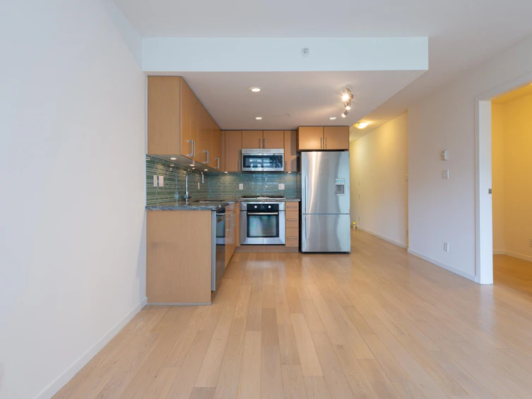 301-1887 Crowe Street, Vancouver, BC, V5Y 0B4 - 6